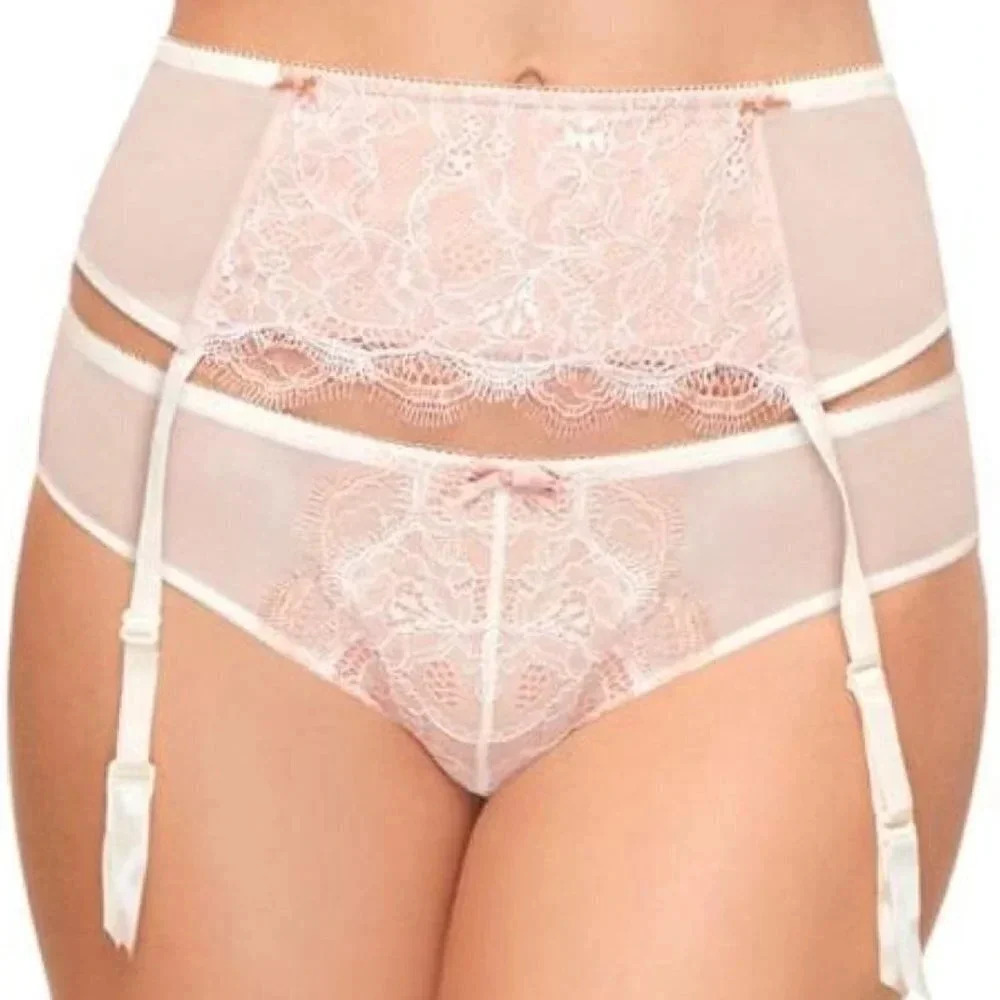 M/L b.tempt'd 948261 by Wacoal b.sultry Garter Belt M/L Vanilla Ice Peach Beige